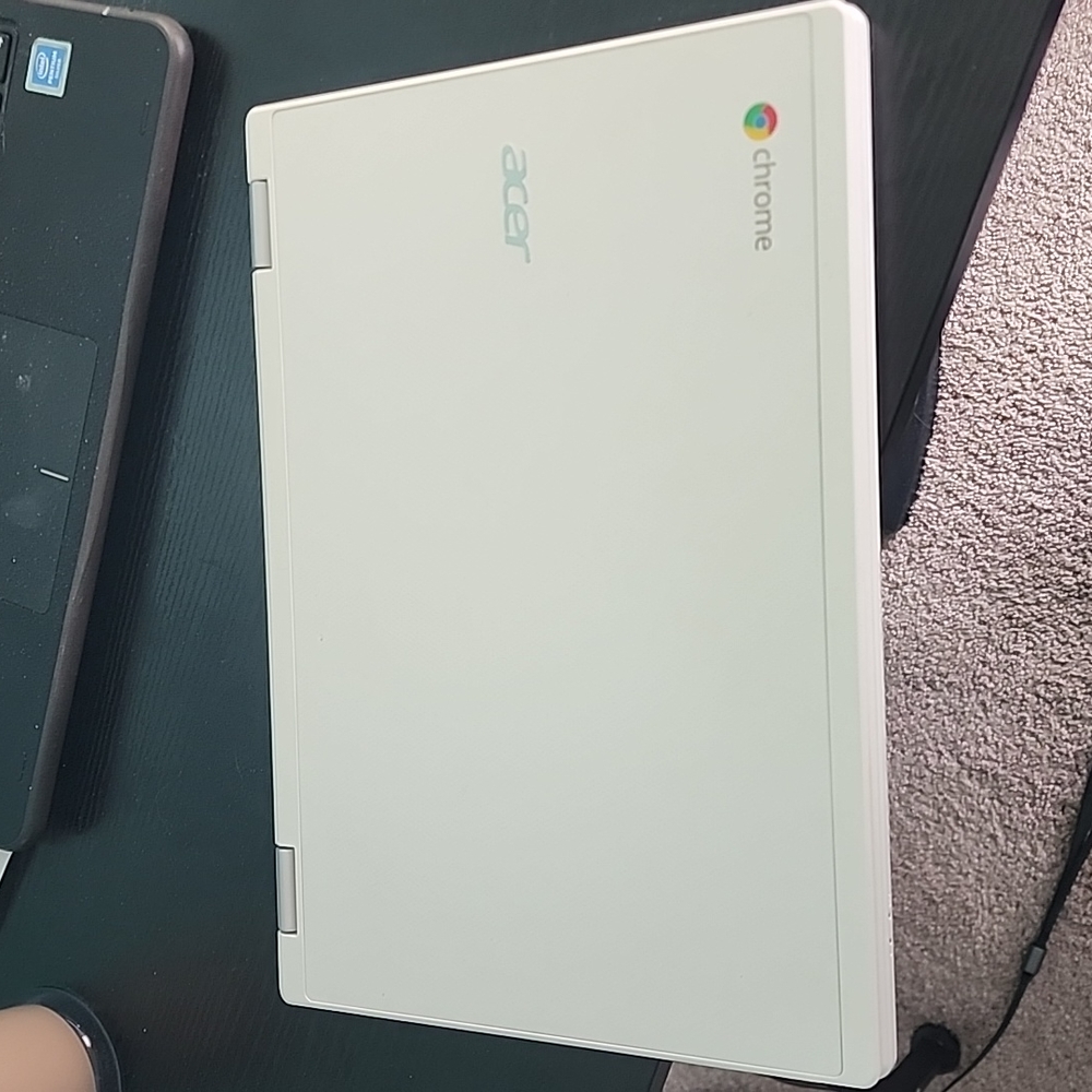 Acer chromebook laptop/ touchscreen iPad